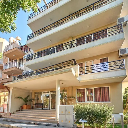 Relax Larrisa * Primorsko