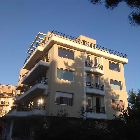 Relax Larrisa Πριμόρσκο