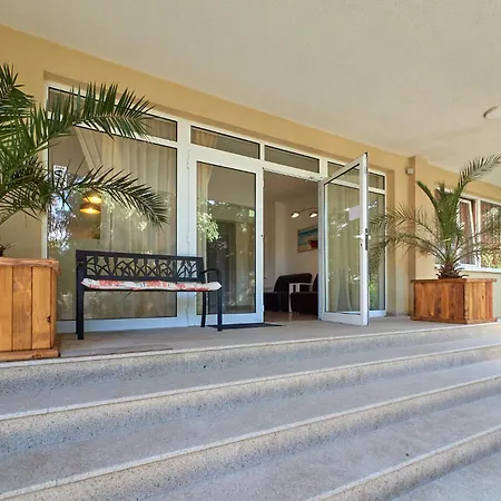 Apartament Relax Larrisa *